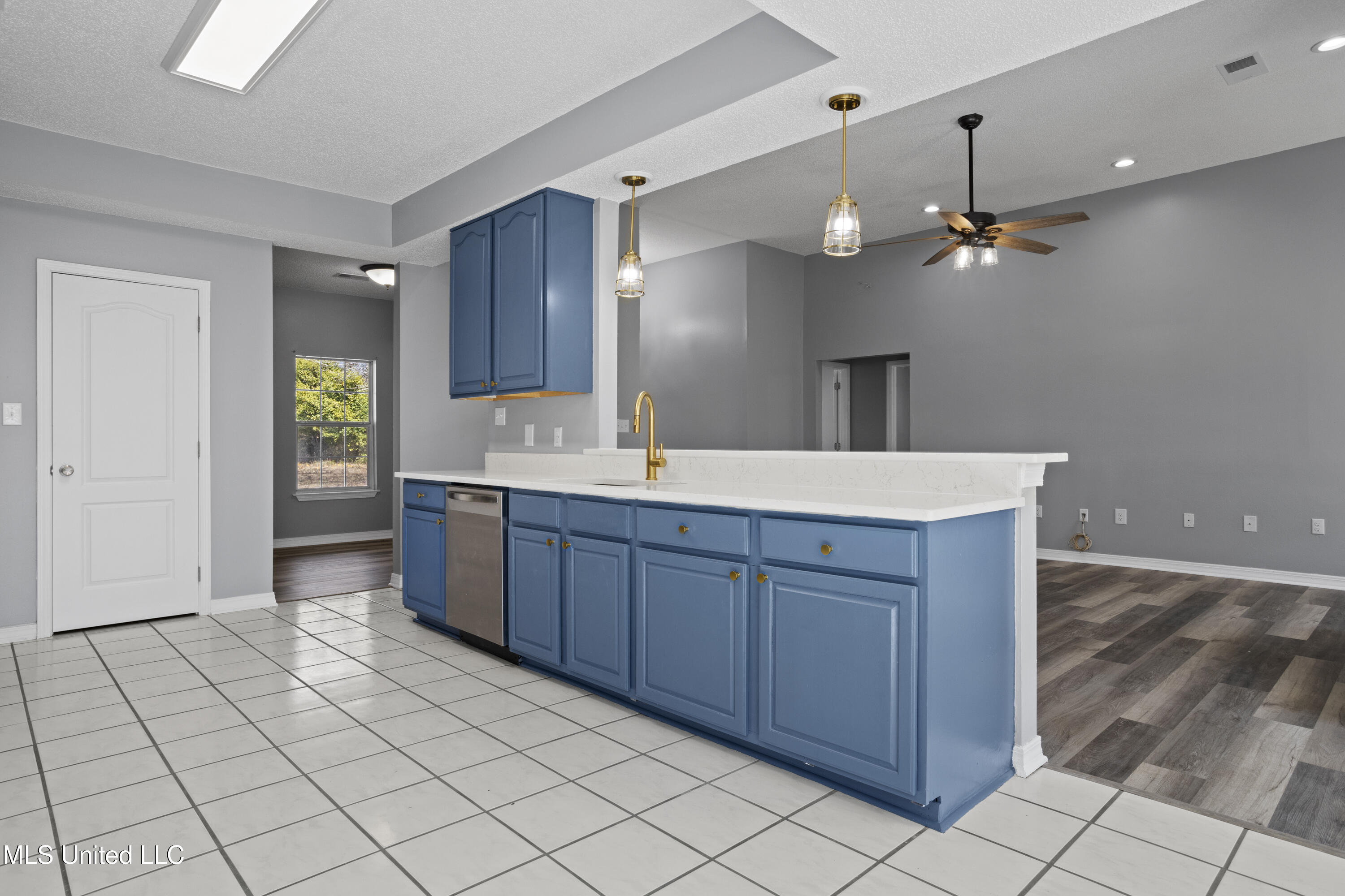 25975 Highway 43 South Picayune, MS 39466 - Photo 18 of 68 Kitchen/Living