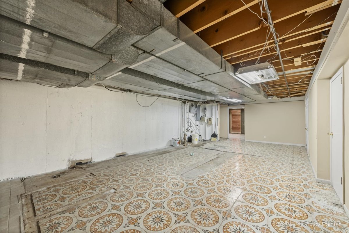 274 Timber View Drive Oak Brook, IL 60523 - Photo 42 of 68 a view of a room with wooden floor