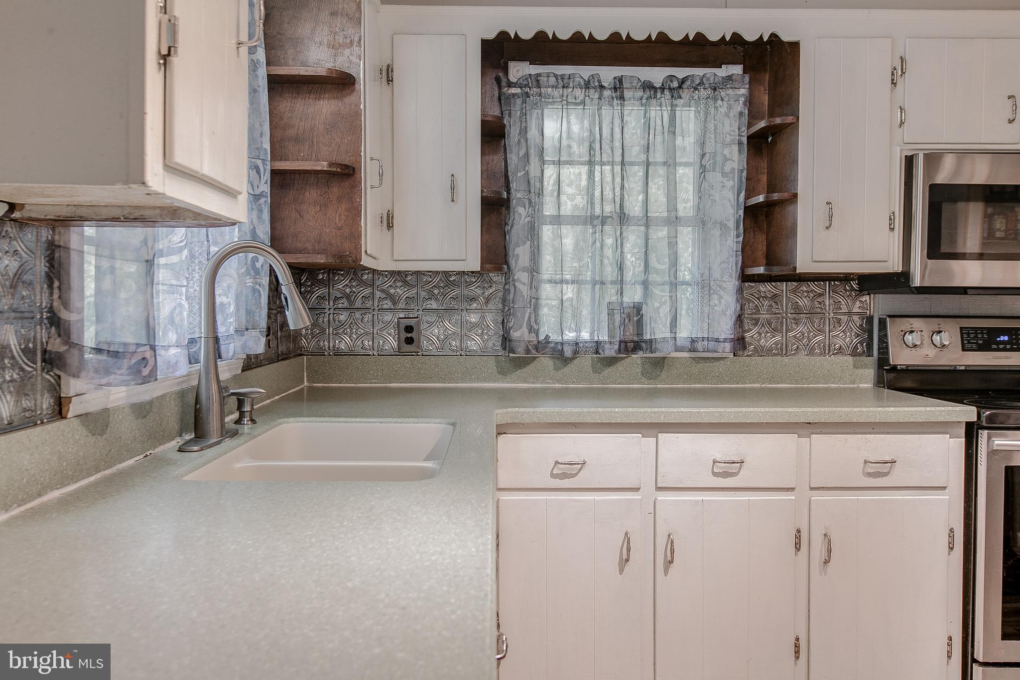 4292 River Road Berkeley Springs, WV 25411 - Photo 13 of 39 Main Level Kitchen Pic 2