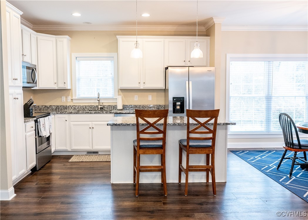 2750 Trenholm Road Powhatan, VA 23139 - Photo 4 of 42 Kitchen with a kitchen breakfast bar, granite coun