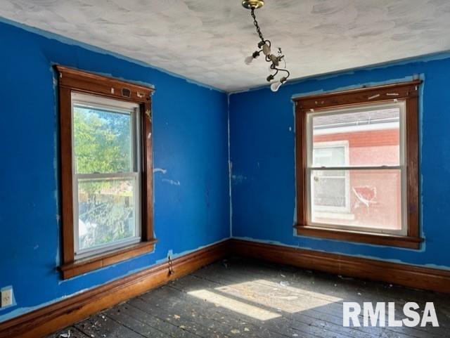 822 6th Avenue South Clinton, IA 52732 - Photo 12 of 16