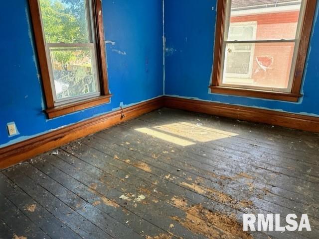 822 6th Avenue South Clinton, IA 52732 - Photo 13 of 16