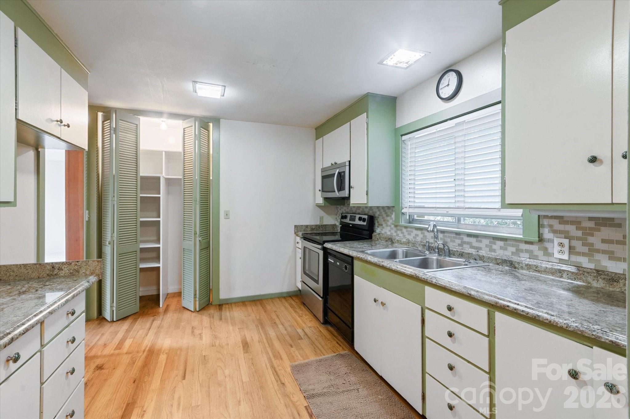 277 Fairlane Road Columbus, NC 28722 - Photo 11 of 24
