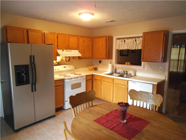 577 Foxfield Road Hopkinsville, KY 42240 - Photo 11 of 13 Gallery Image 11