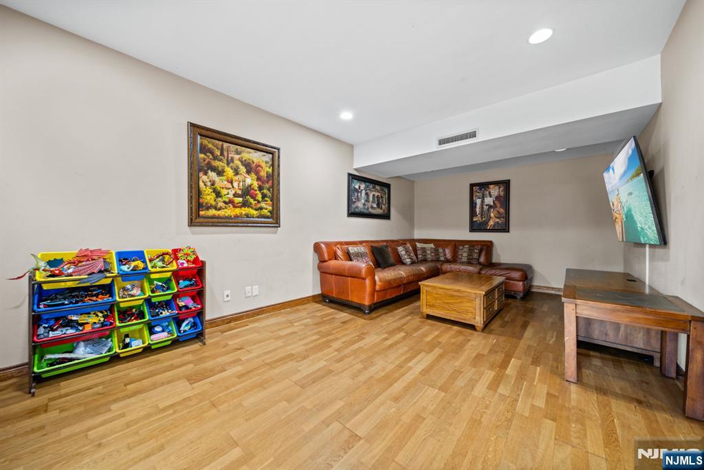 191 Tenafly Road Tenafly, NJ 07670 - Photo 16 of 44