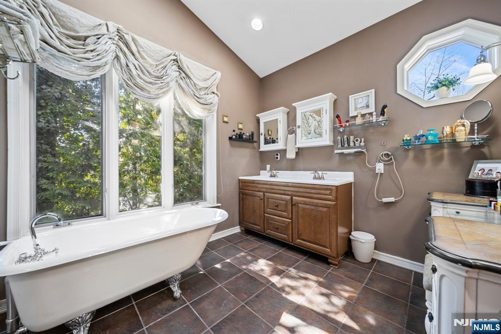 191 Tenafly Road Tenafly, NJ 07670 - Photo 22 of 44