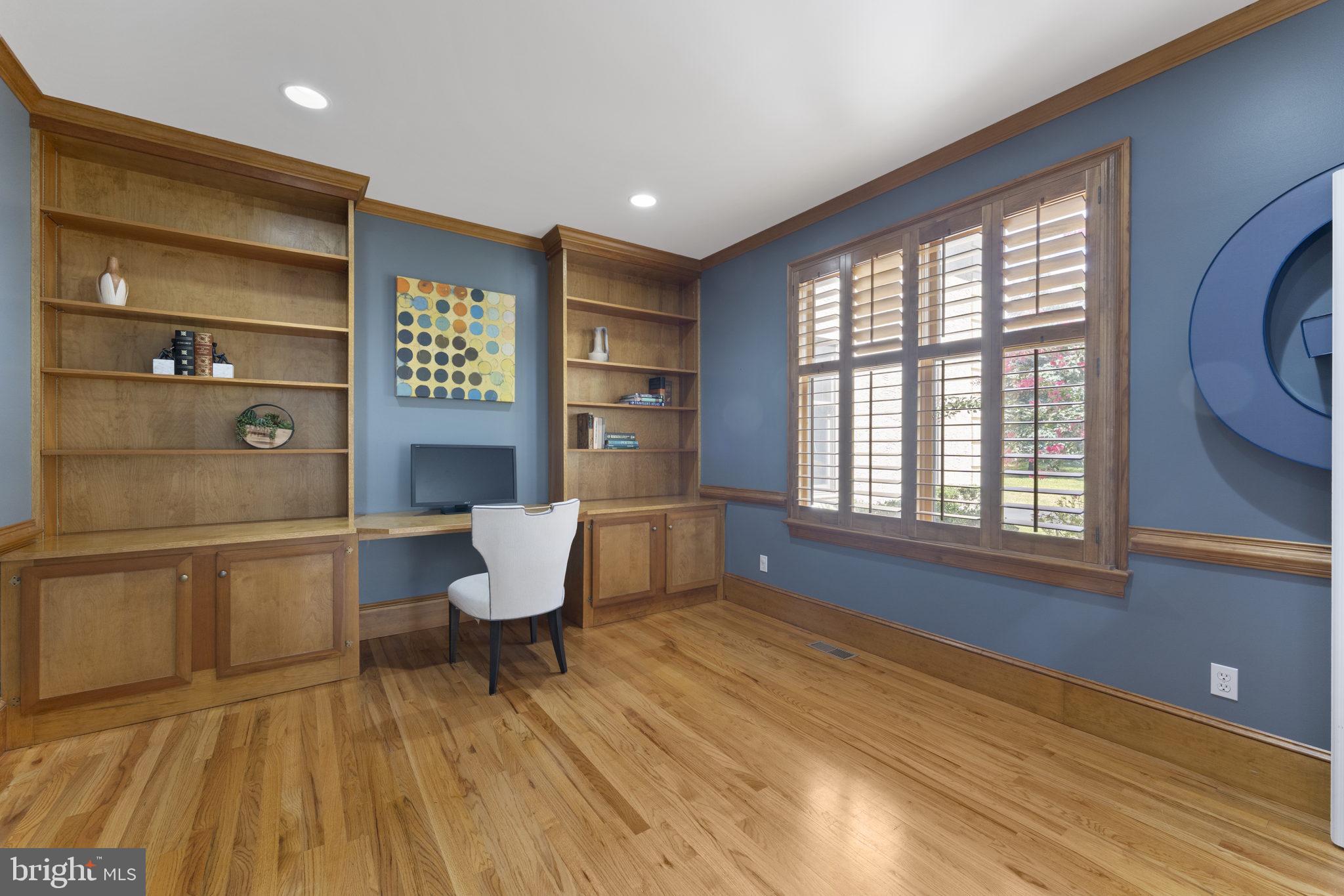 1122 King Of Prussia Road Wayne, PA 19087 - Photo 5 of 33 a living room with furniture and a window