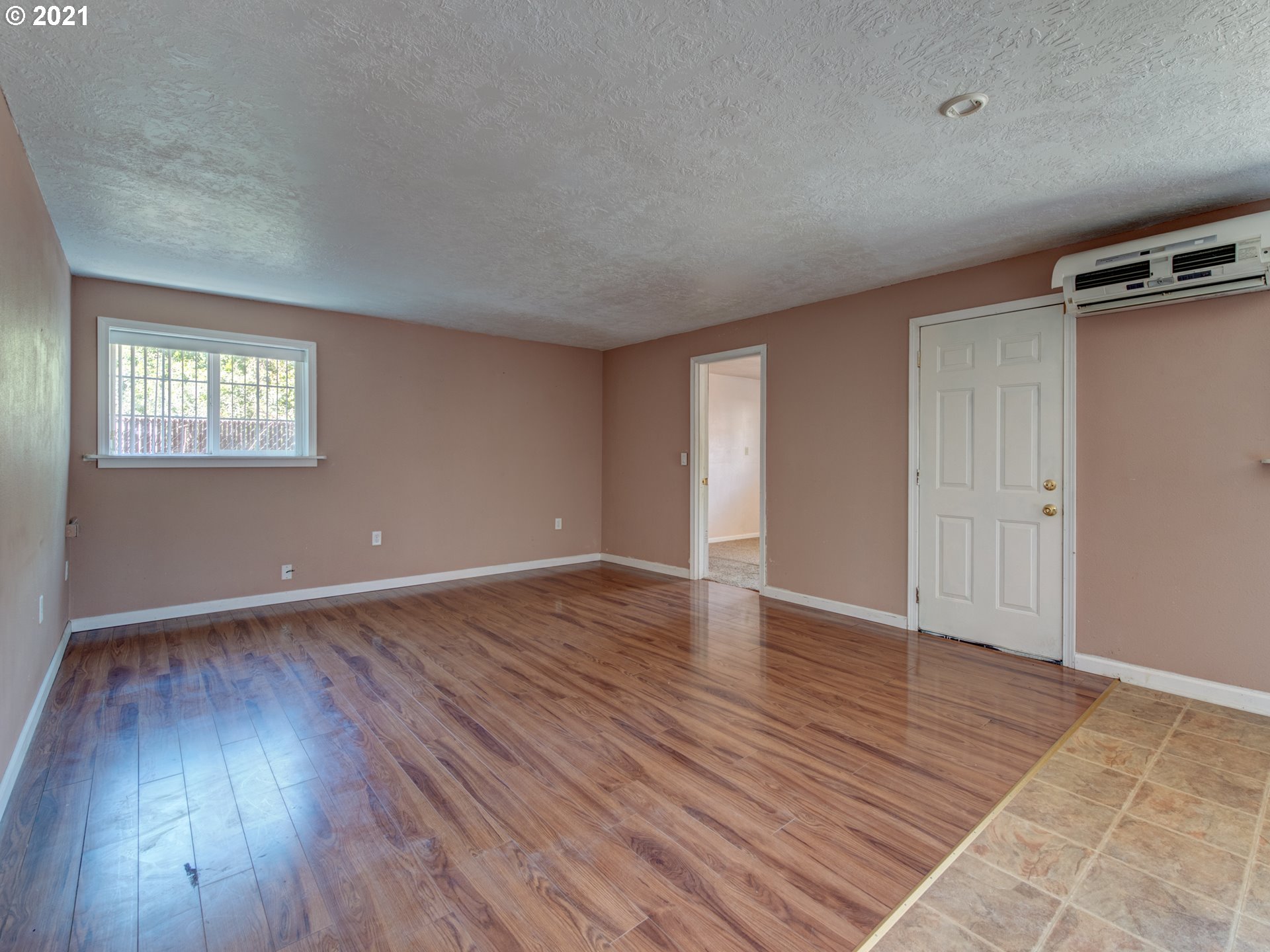 2721 D Street Springfield, OR 97477 - Photo 2 of 20