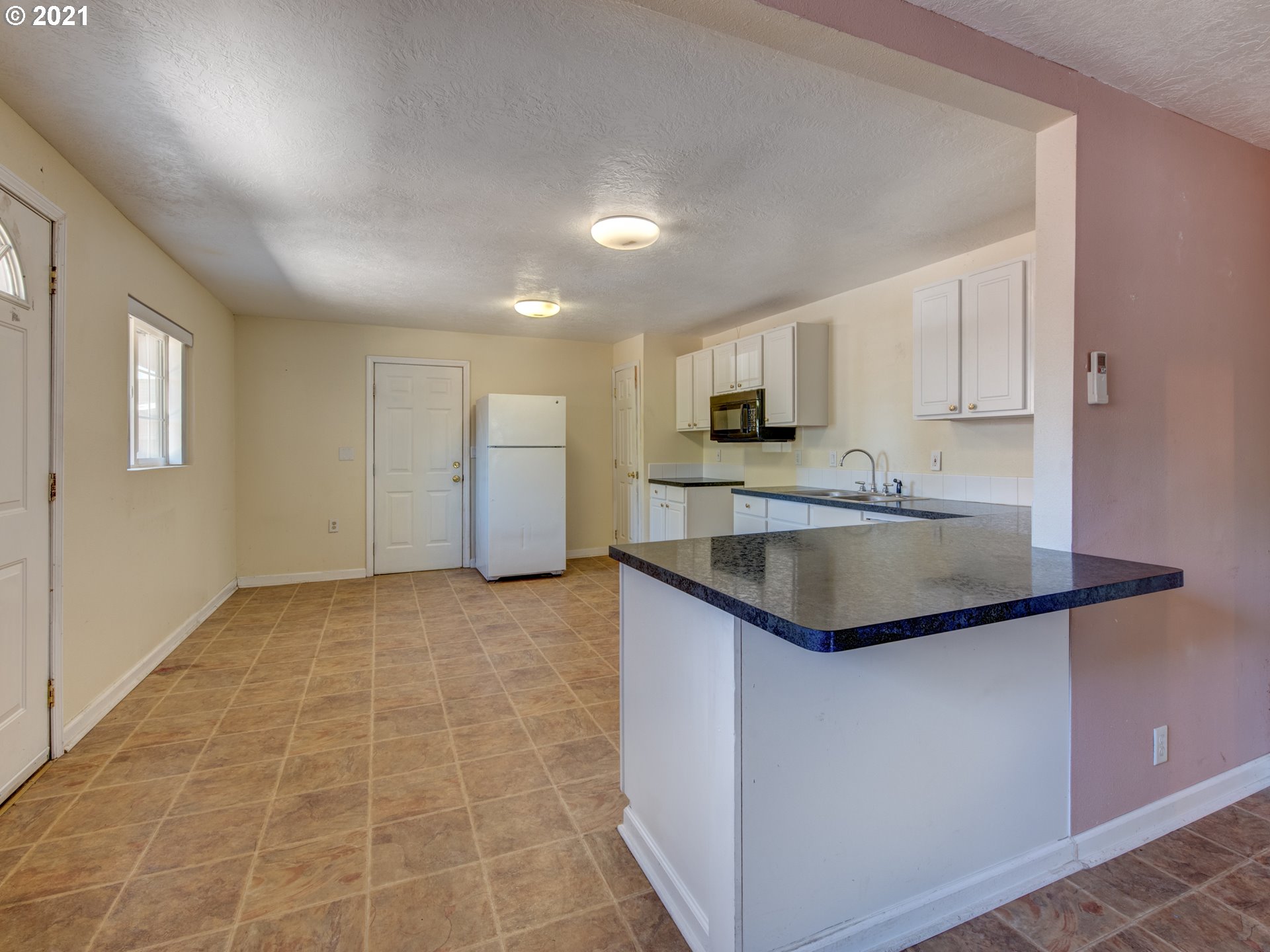 2721 D Street Springfield, OR 97477 - Photo 4 of 20