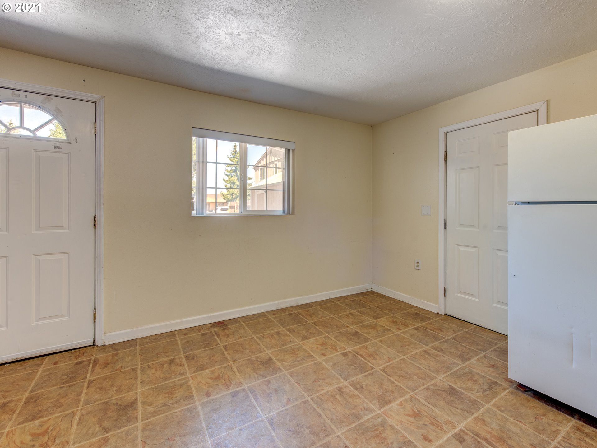 2721 D Street Springfield, OR 97477 - Photo 6 of 20