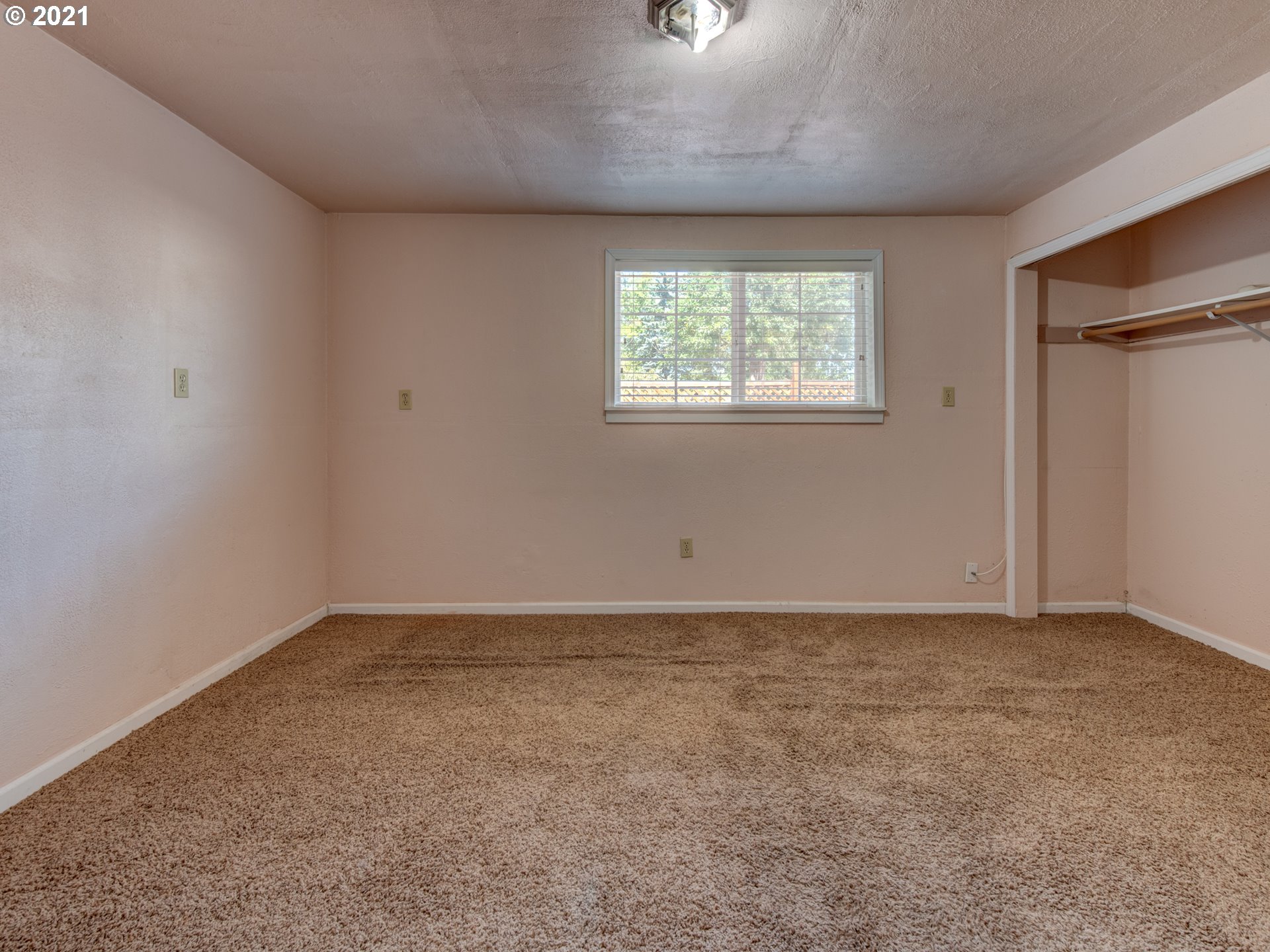 2721 D Street Springfield, OR 97477 - Photo 10 of 20
