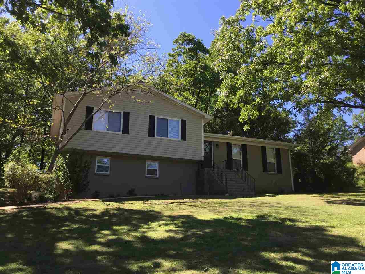 1147 Arrowhead Trail Alabaster, AL 35007 - Photo 2 of 32