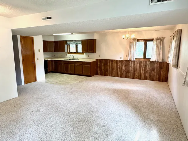 $249,900 | 302 5th Street Southeast, Roseau, MN 56751