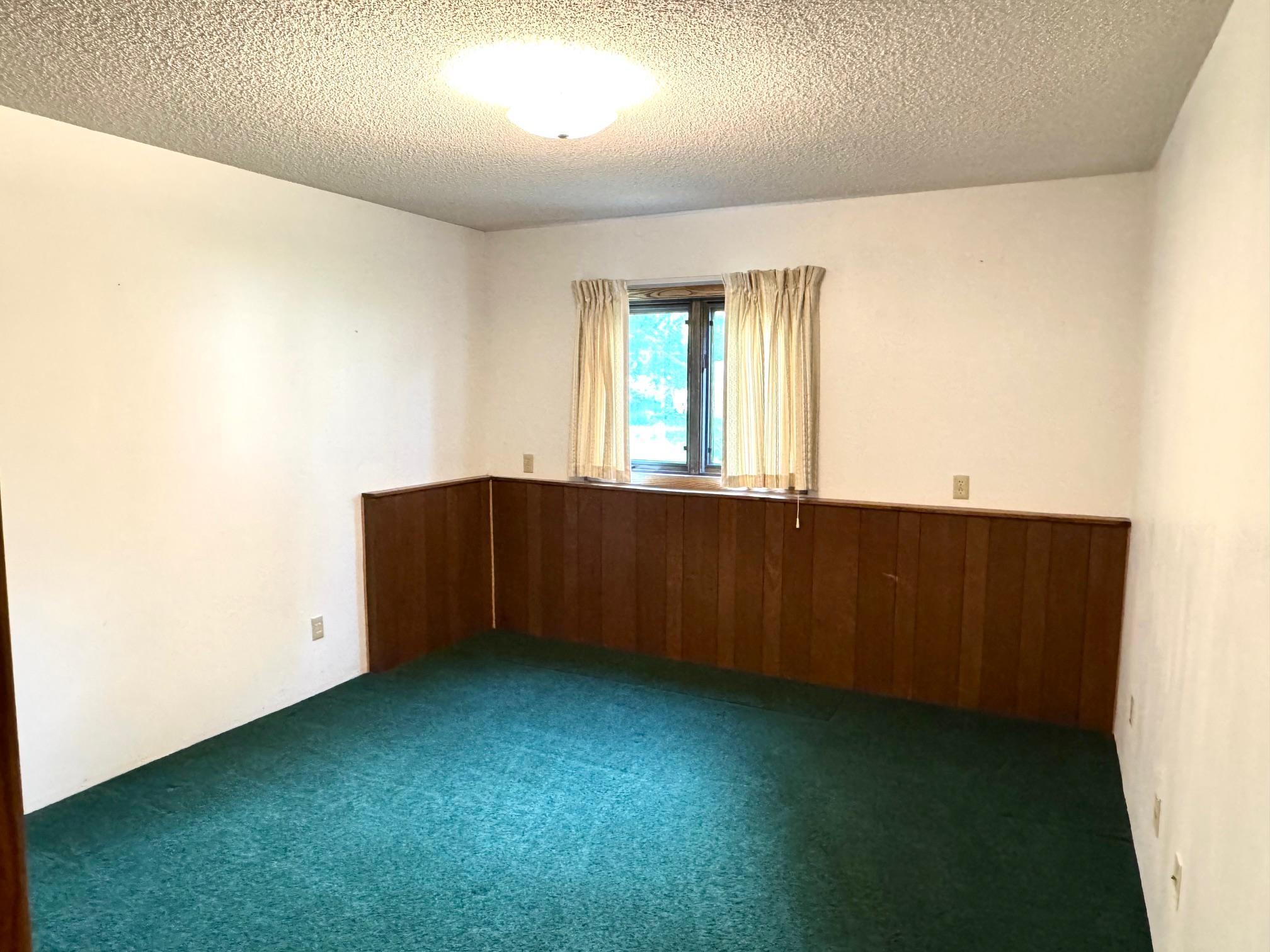 302 5th Street Southeast Roseau, MN 56751 - Photo 16 of 17