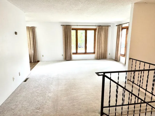 $249,900 | 302 5th Street Southeast, Roseau, MN 56751