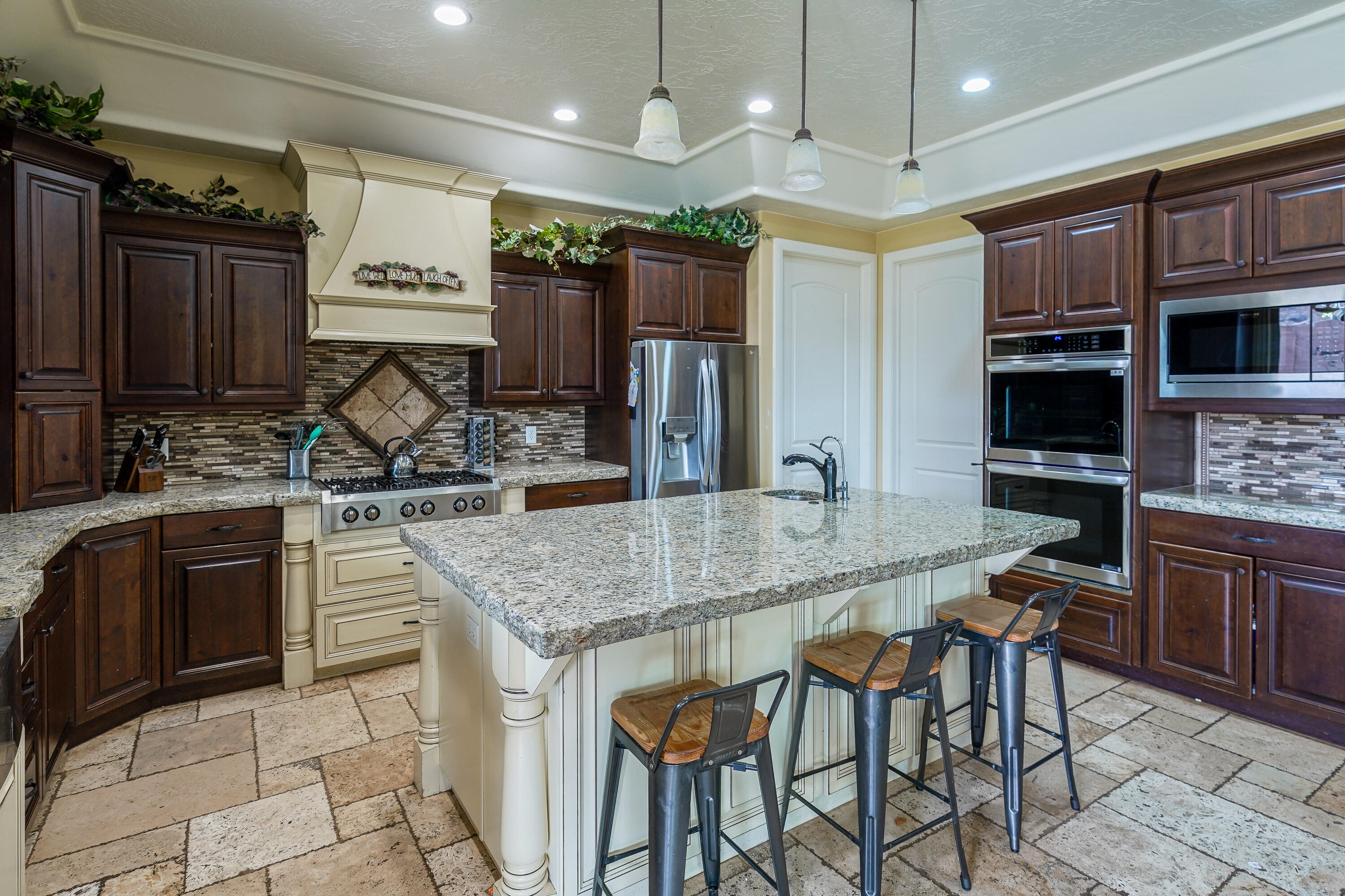 3683 South 2640 West St. George, UT 84790 - Photo 11 of 41 DSC03167-HDR