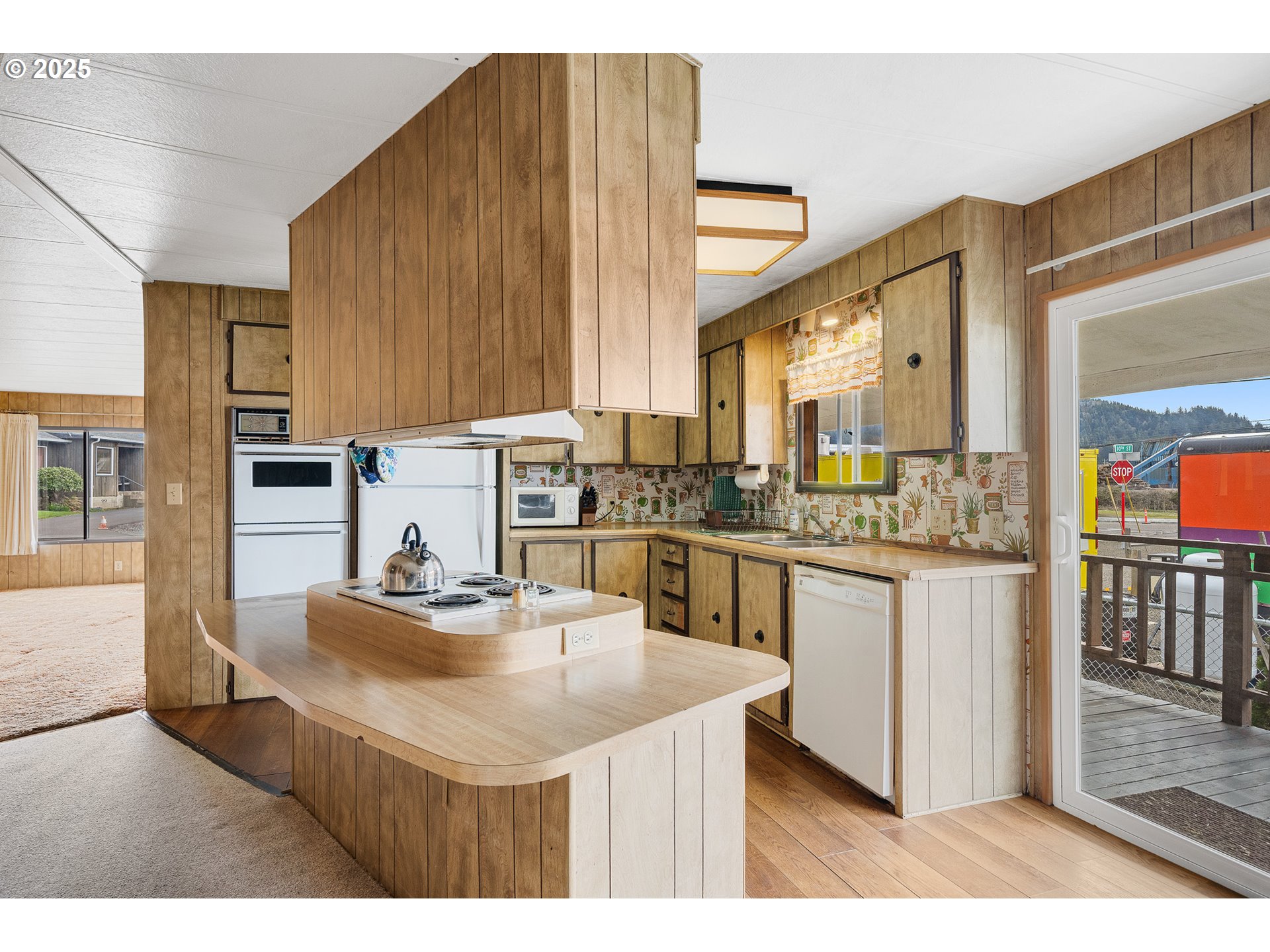 103 10th Street Garibaldi, OR 97118 - Photo 9 of 30