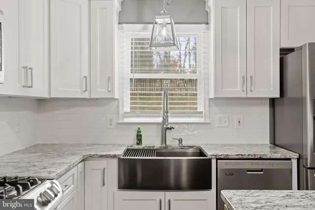 $539,900 | 16 South Pointe Lane, Fredericksburg, VA 22405