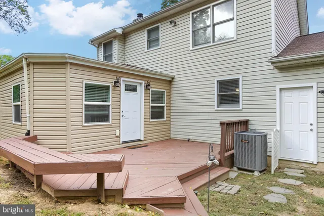 $539,900 | 16 South Pointe Lane, Fredericksburg, VA 22405