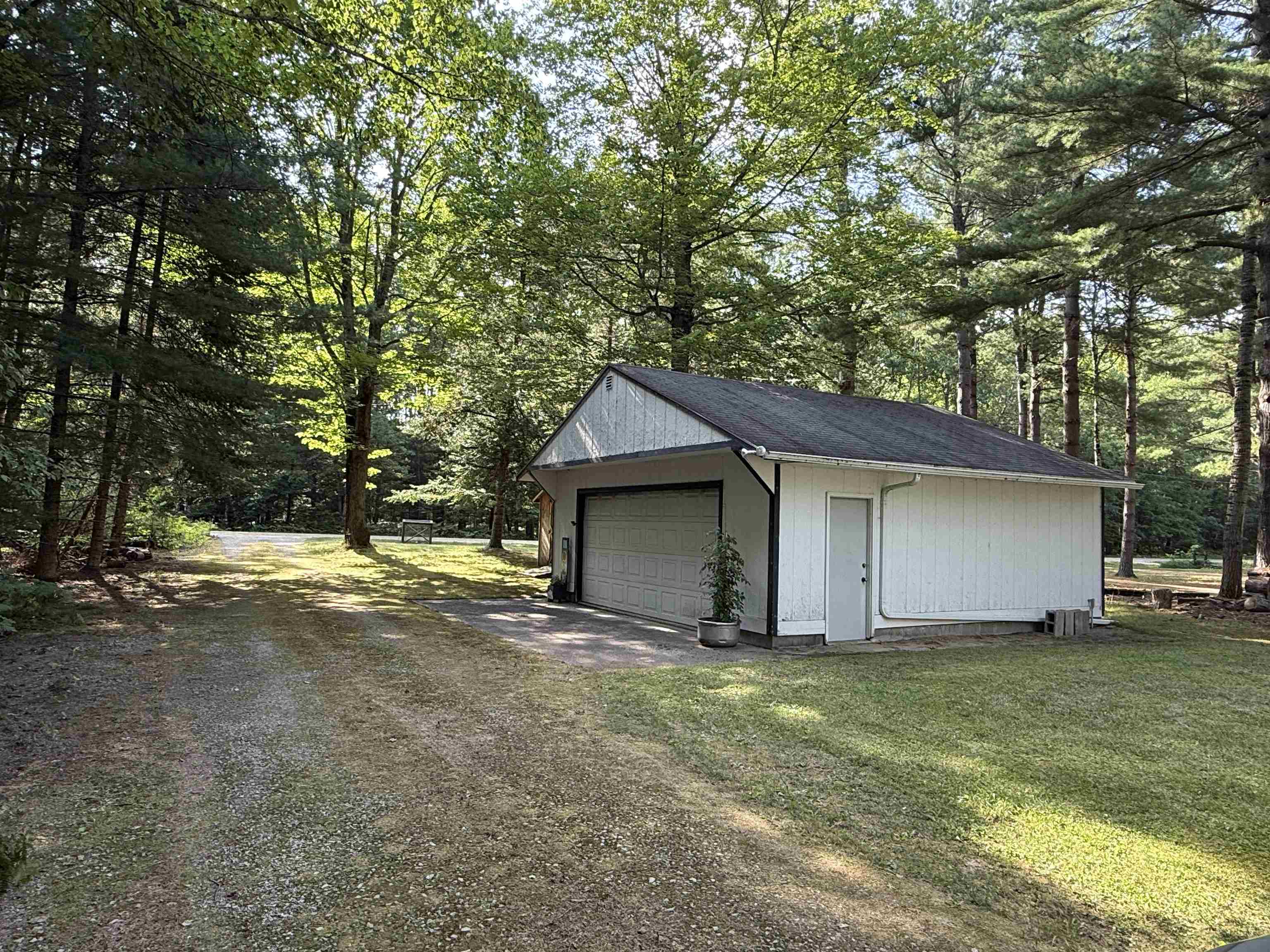 948 Rivers Terrace Road Gladwin, MI 48624 - Photo 11 of 40