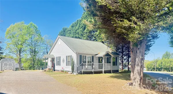 $258,000 | 2925 Pine Street, Claremont, NC 28610