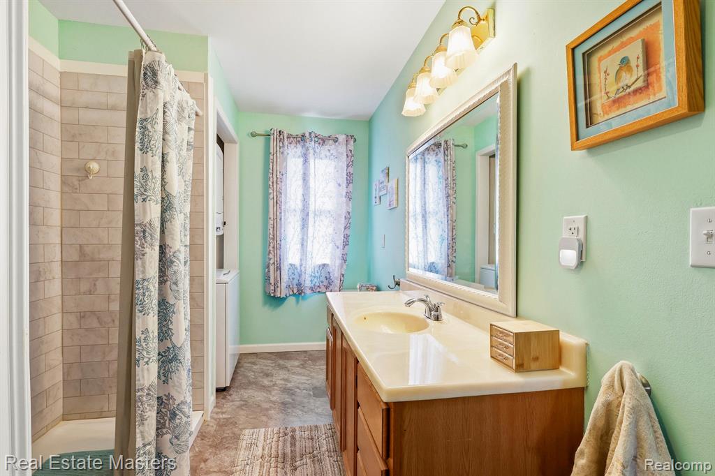 8187 Elms Road Flushing, MI 48433 - Photo 14 of 34