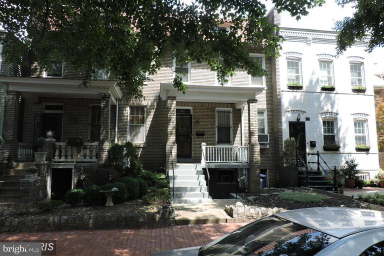 421 7th Street Northeast Washington, DC 20002 - Photo 1 of 12 front