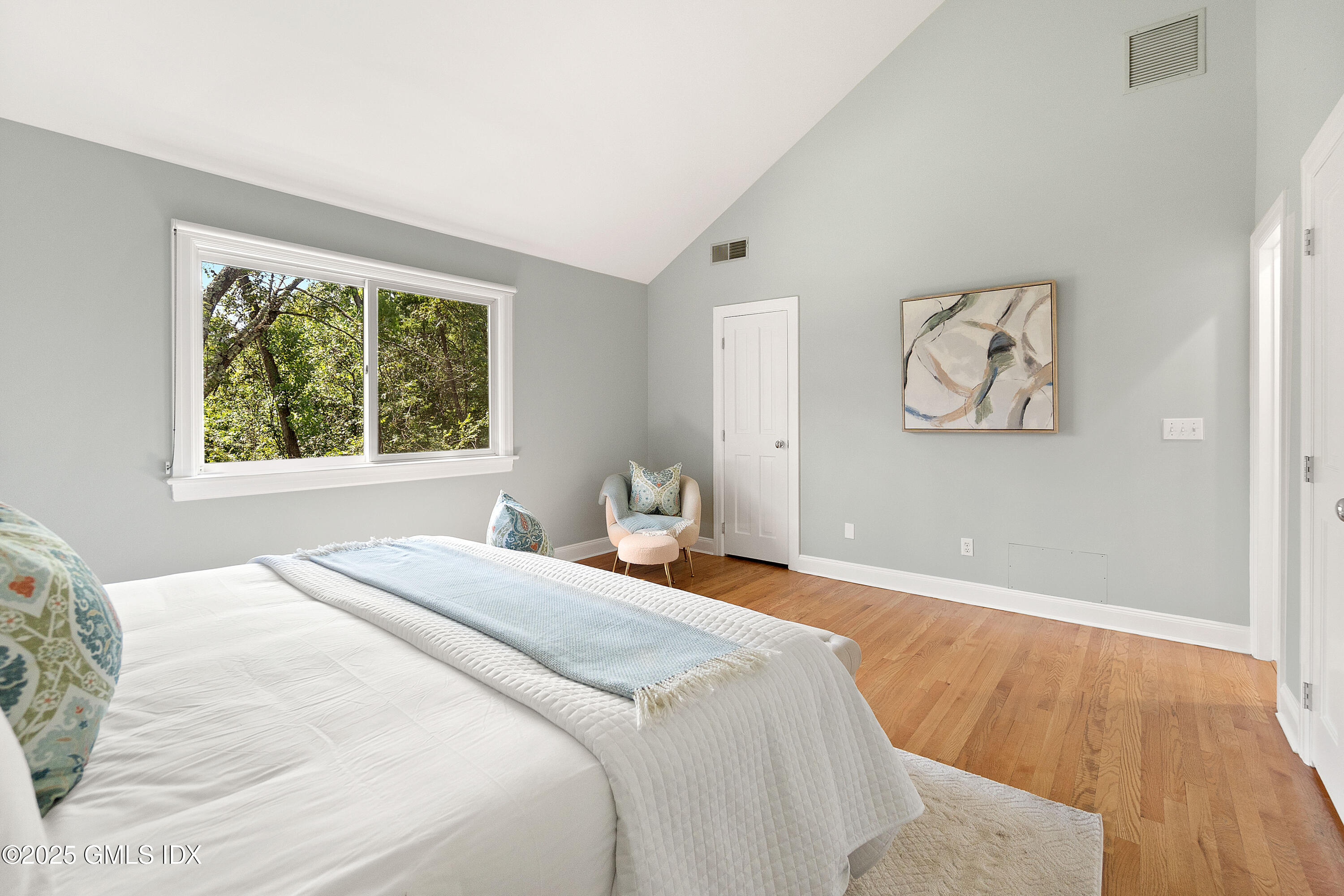 333 Palmer Hill Road, Unit 2B Riverside, CT 06878 - Photo 11 of 21 Primary Bedroom