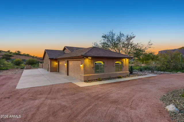 $969,000 | 3070 South Morningside Lane, Gold Canyon, AZ 85118