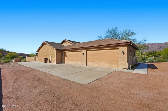 $969,000 | 3070 South Morningside Lane, Gold Canyon, AZ 85118