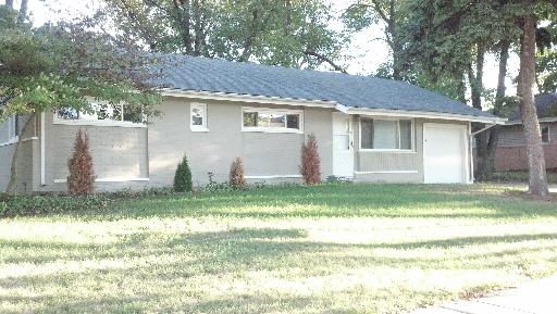 135 Bode Road Hoffman Estates, IL 60169 - Photo 1 of 8
