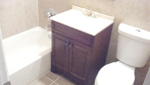 135 Bode Road Hoffman Estates, IL 60169 - Photo 4 of 8