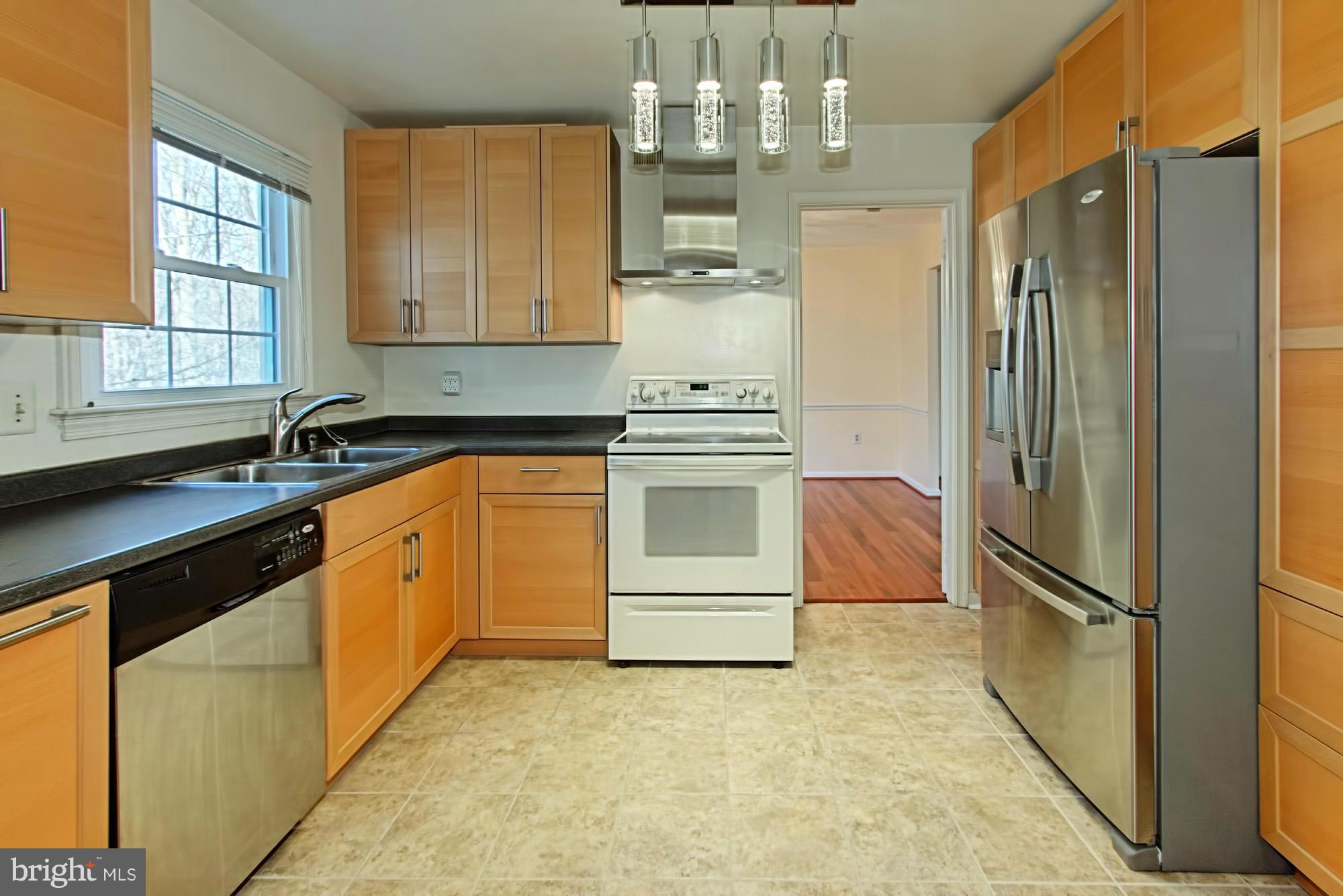7784 Turlock Road Springfield, VA 22153 - Photo 11 of 30 Kitchen