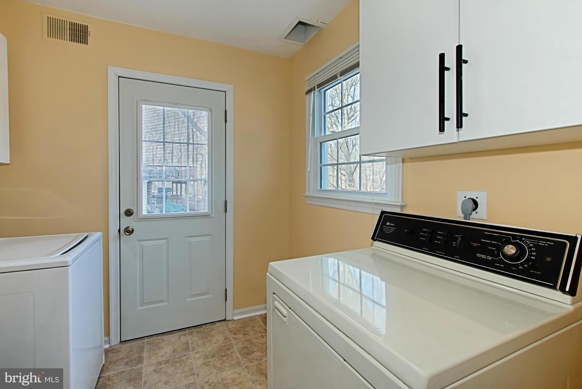 7784 Turlock Road Springfield, VA 22153 - Photo 19 of 30 Interior (General)