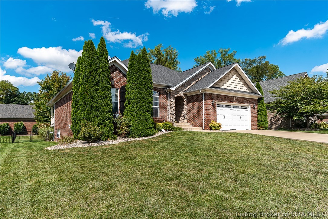 4072 Viewcrest Loop Floyds Knobs, IN 47119 - Photo 2 of 40 Gallery Image 2