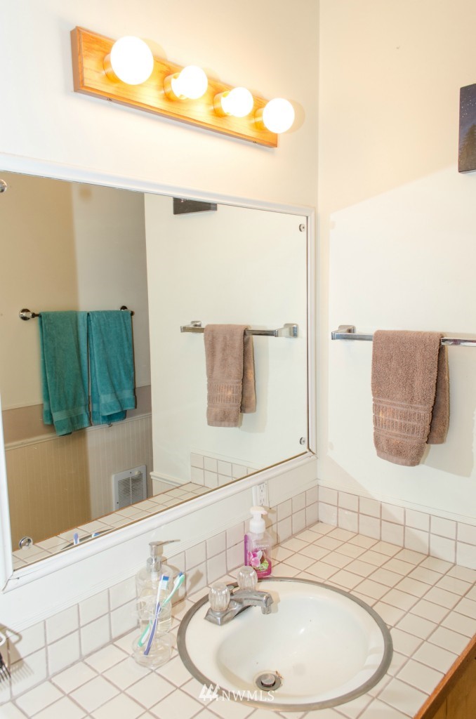 741 Ridge Drive East Omak, WA 98841 - Photo 17 of 25 Gallery Image 17