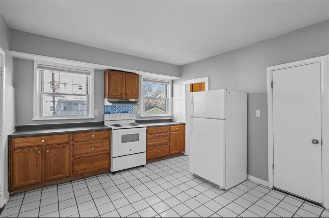 16 Maplehurst Avenue Providence, RI 02908 - Photo 13 of 50