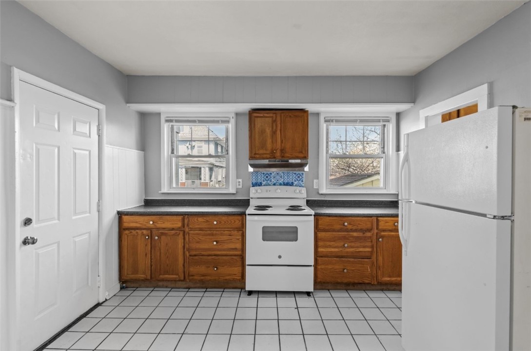 16 Maplehurst Avenue Providence, RI 02908 - Photo 14 of 50