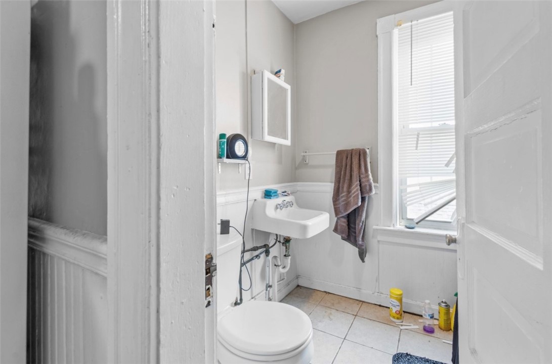 16 Maplehurst Avenue Providence, RI 02908 - Photo 24 of 50