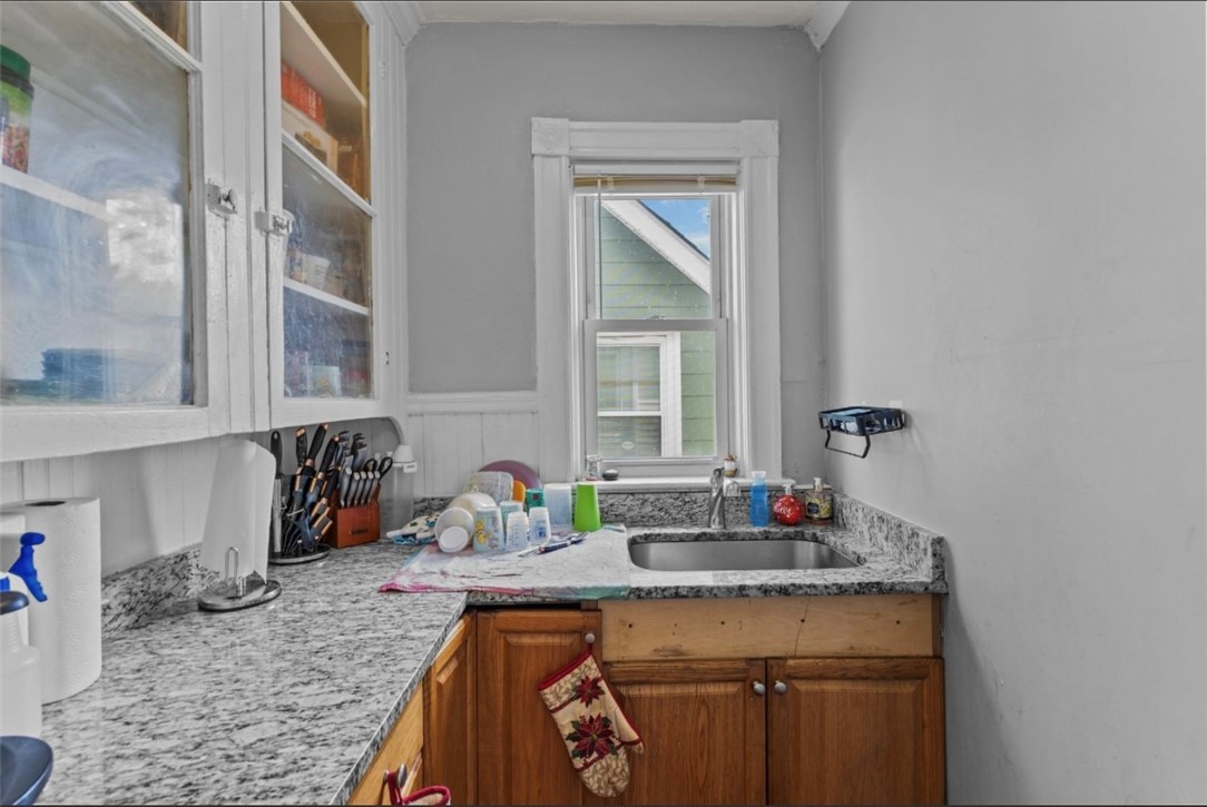 16 Maplehurst Avenue Providence, RI 02908 - Photo 35 of 50