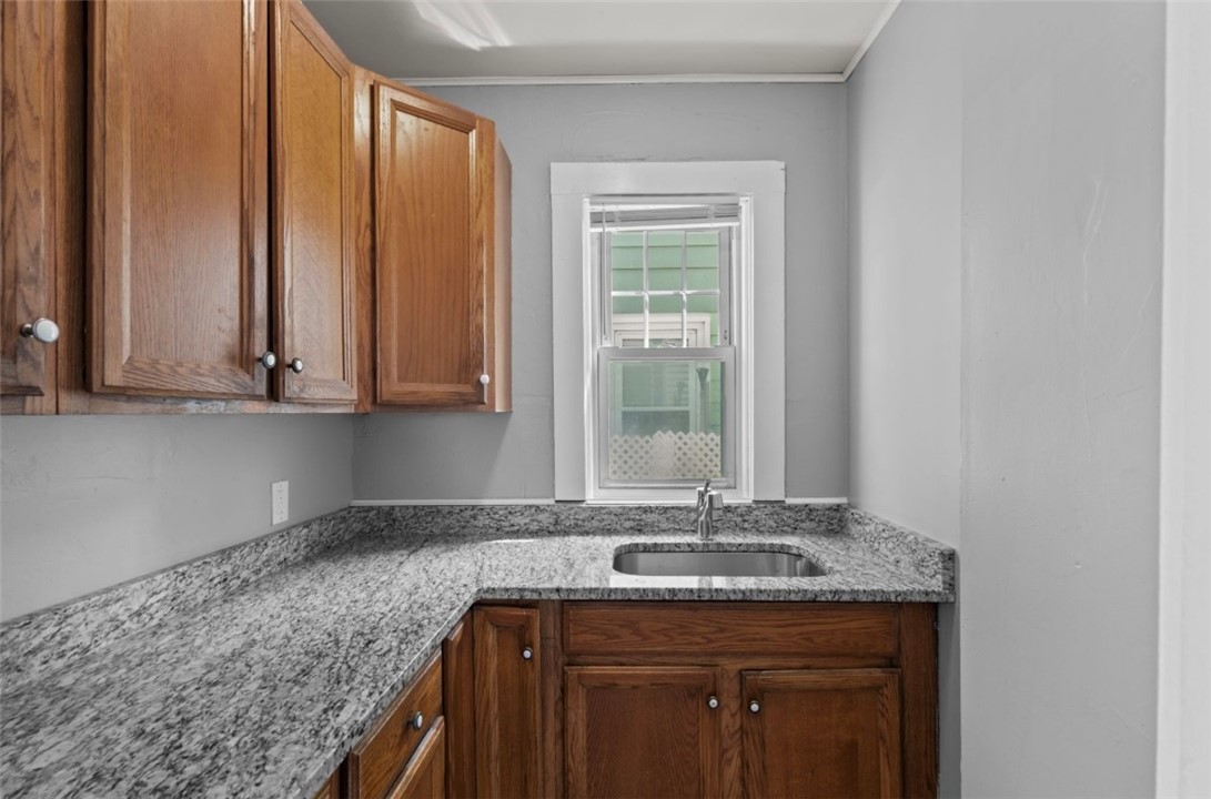 16 Maplehurst Avenue Providence, RI 02908 - Photo 46 of 50