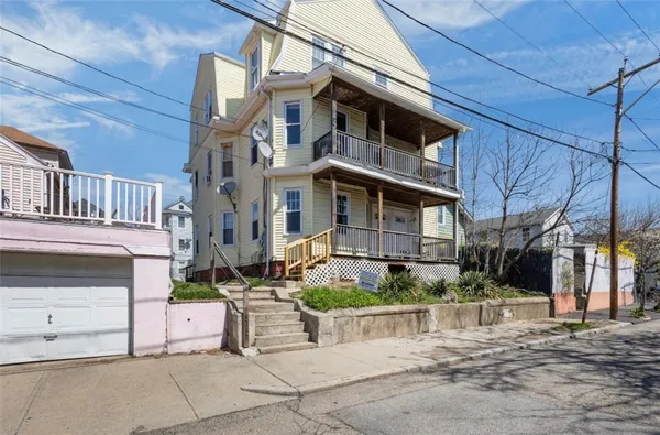 $690,000 | 16 Maplehurst Avenue, Providence, RI 02908