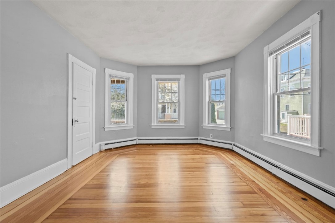 16 Maplehurst Avenue Providence, RI 02908 - Photo 5 of 50