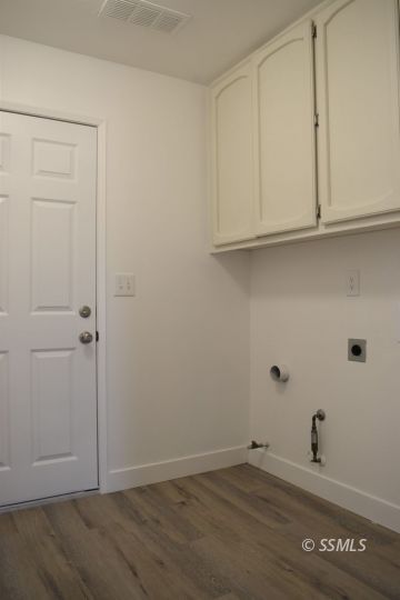 1132 West Robert Avenue Ridgecrest, CA 93555 - Photo 33 of 38 an empty room with cabinet