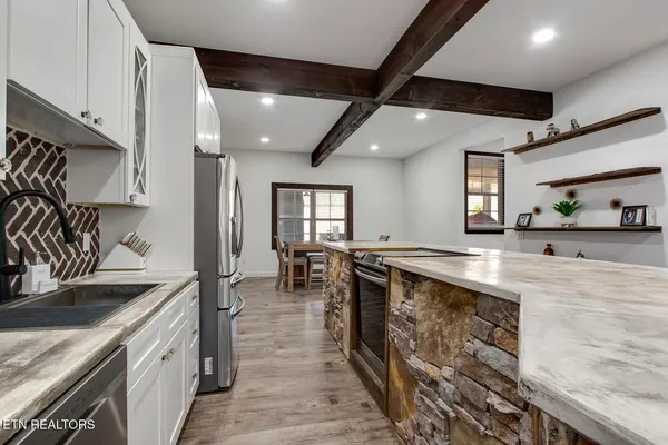 $995,000 | 1100 County Road 20, Calhoun, TN 37309