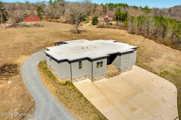 $995,000 | 1100 County Road 20, Calhoun, TN 37309