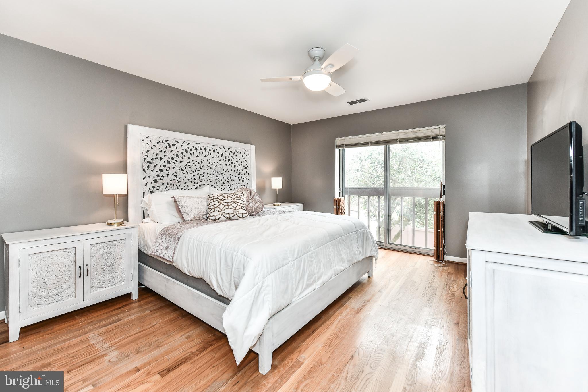 1571 Inlet Court Reston, VA 20190 - Photo 21 of 53 Master bedroom