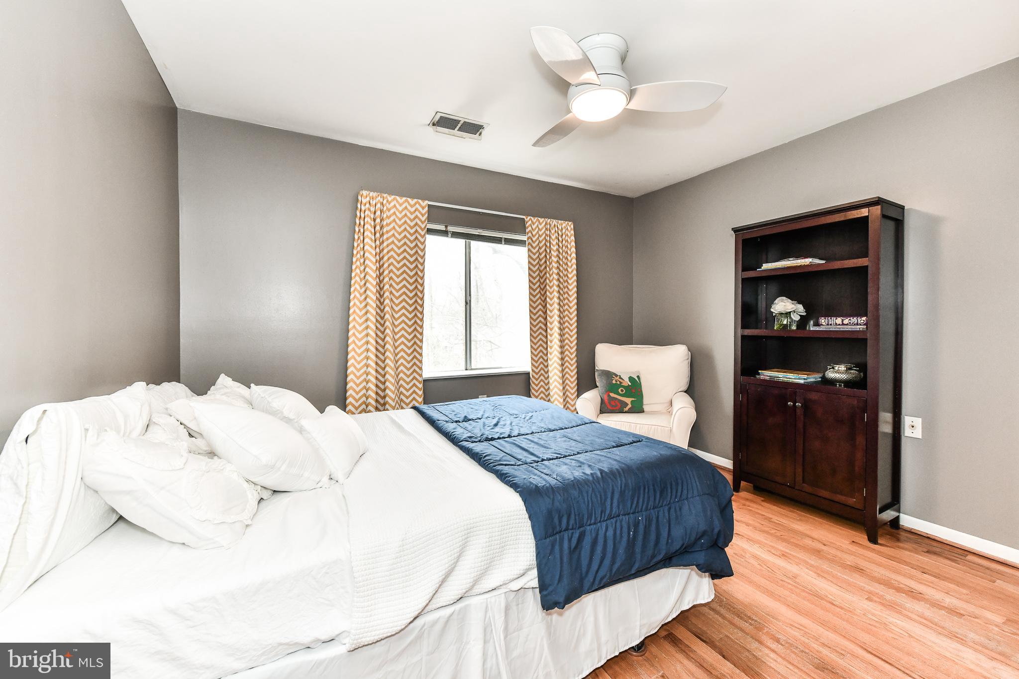 1571 Inlet Court Reston, VA 20190 - Photo 31 of 53 Third Bedroom