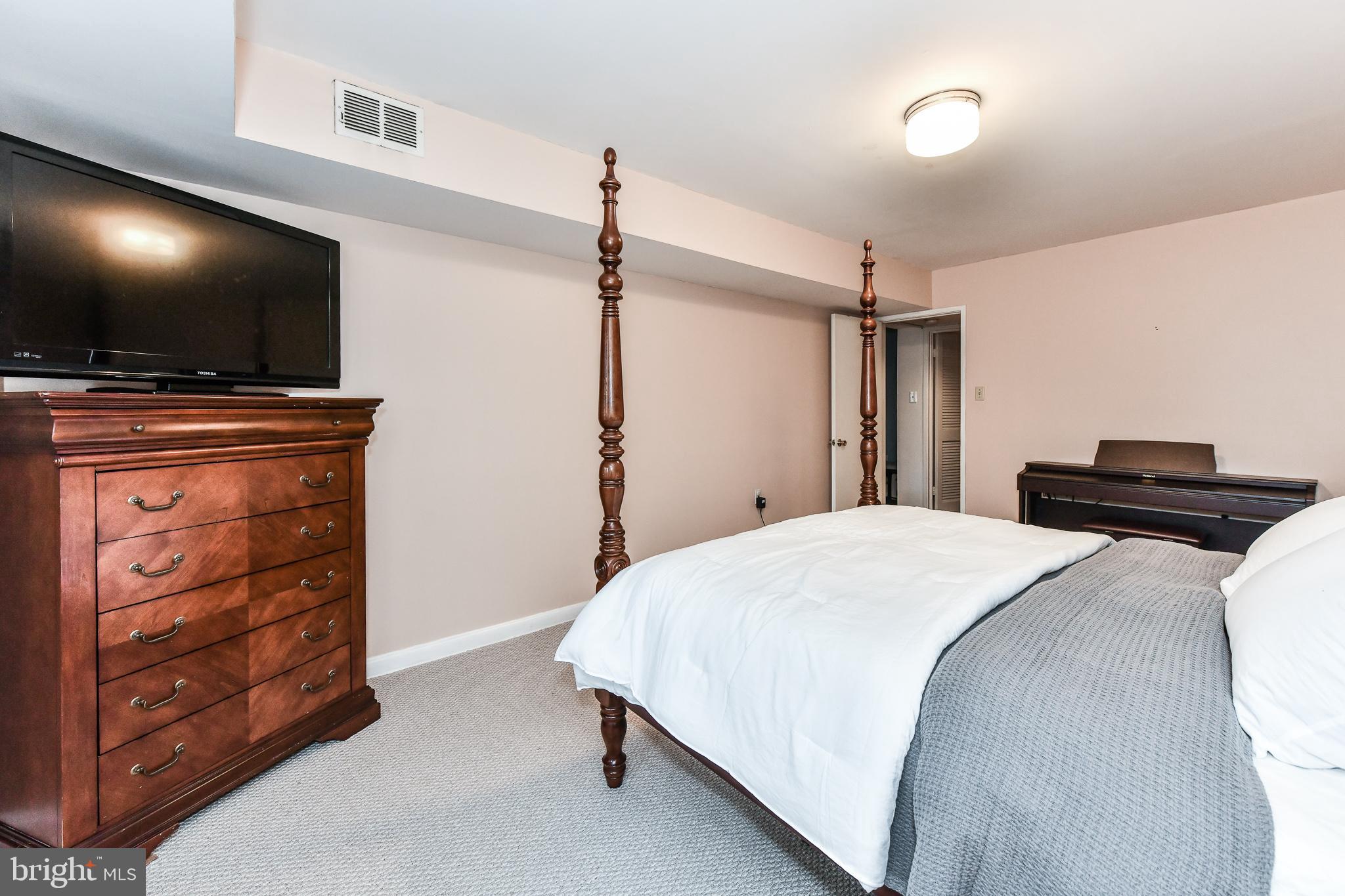 1571 Inlet Court Reston, VA 20190 - Photo 34 of 53