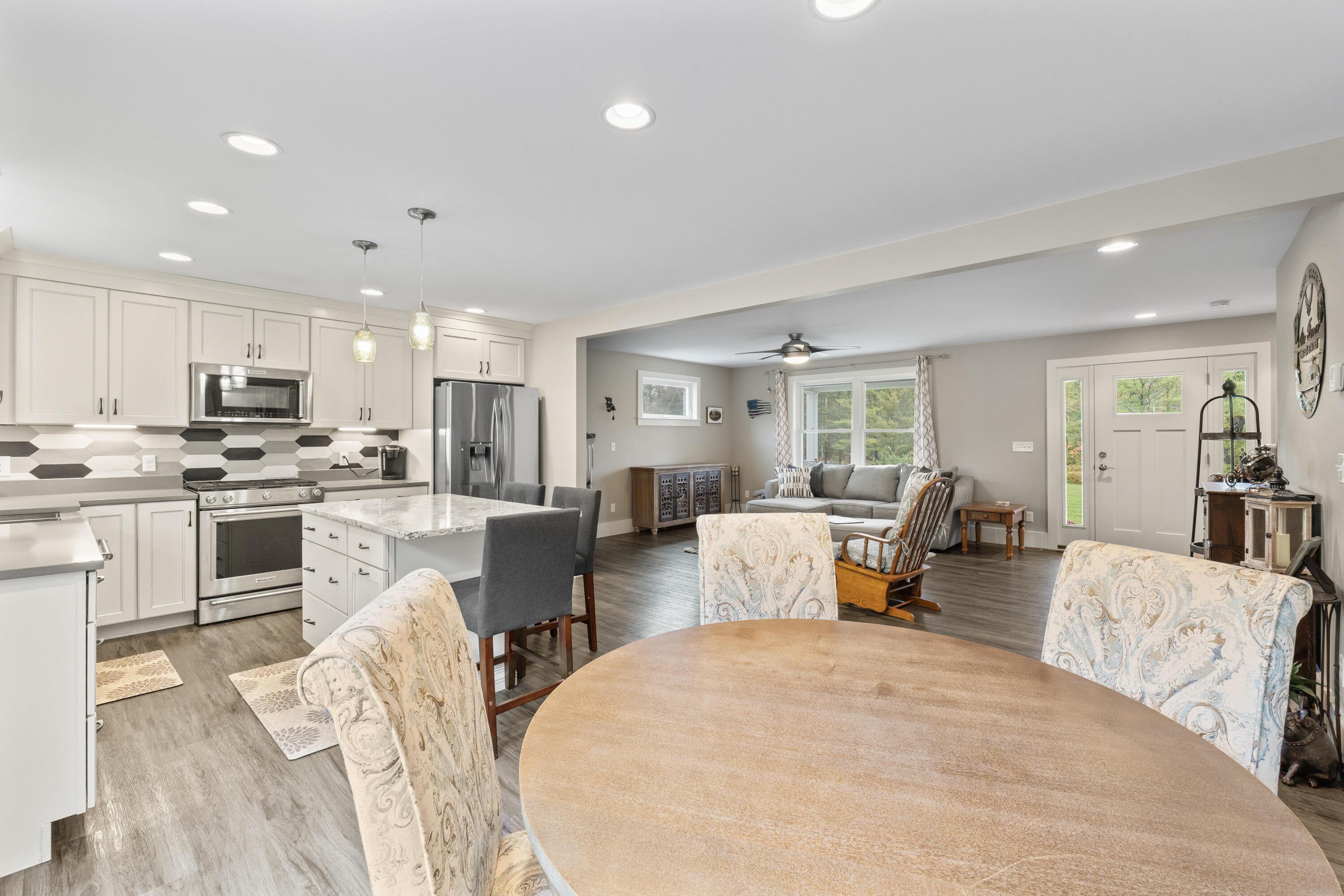 101 Hubbard Road Berwick, ME 03901 - Photo 6 of 24 101 Hubbard Rd_136